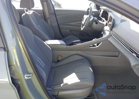 2022 Hyundai Elantra Sel z USA, uszkodzony, nr VIN KMHLM4AG5NU309995